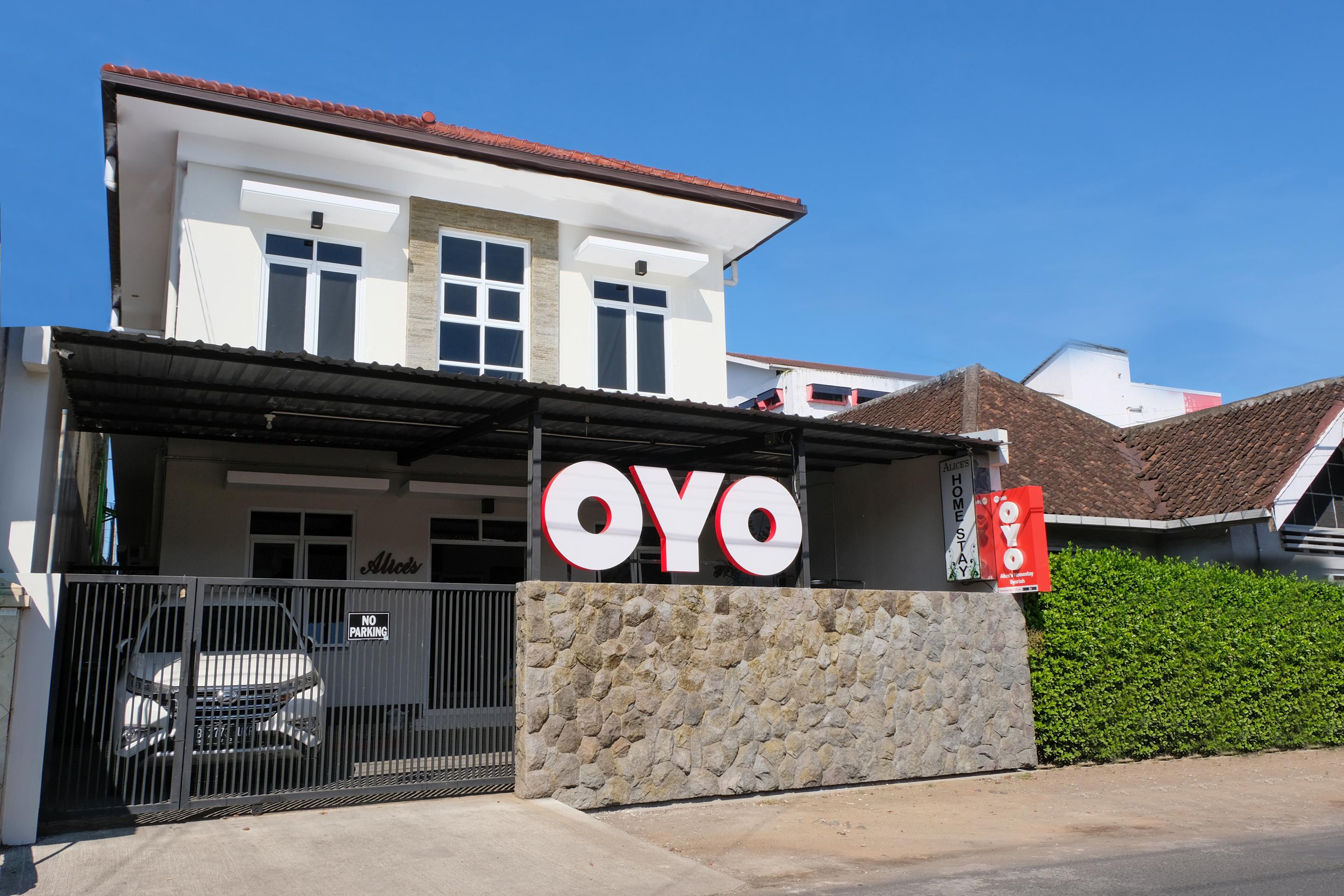 Super Oyo 995 Alice'S Homestay Syariah Jembel Exterior foto